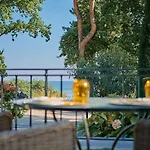 Strandhotel Fontana Szálloda