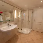 Strandhotel Fontana Szálloda 4*