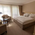 Strandhotel Fontana Szálloda 4*