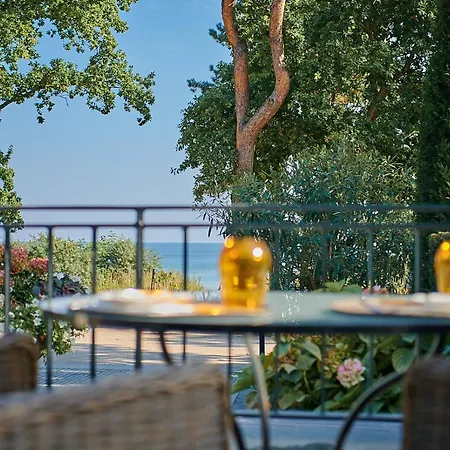 Strandhotel Fontana Szálloda
