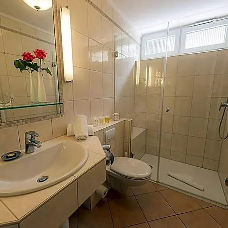 מלון Strandhotel Fontana טימנדורפר שטרנד