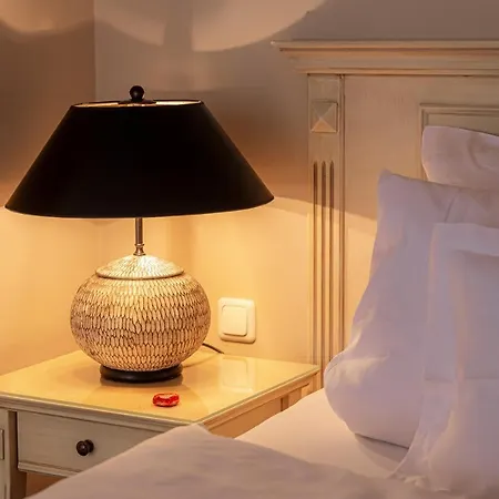 מלון Strandhotel Fontana 4*