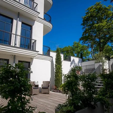 Strandhotel Fontana Szálloda 4*